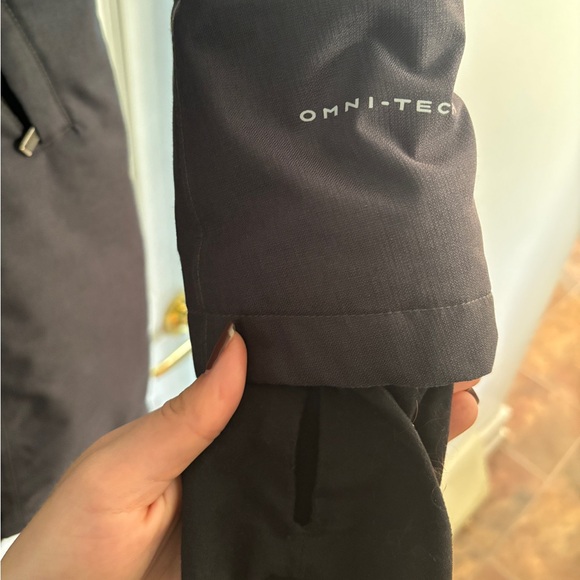 Women’s Columbia Omni-Tech Parka - Picture 3 of 5